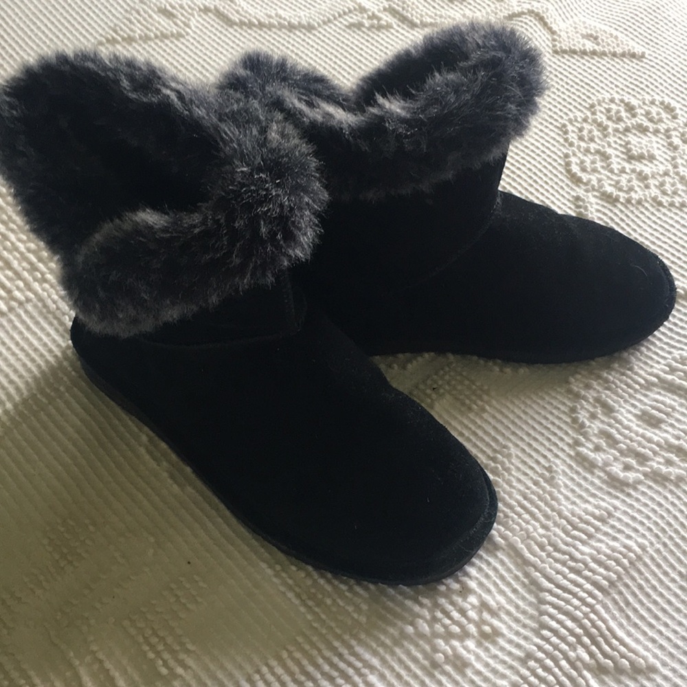 Women’s Black Bearpaw Boots
